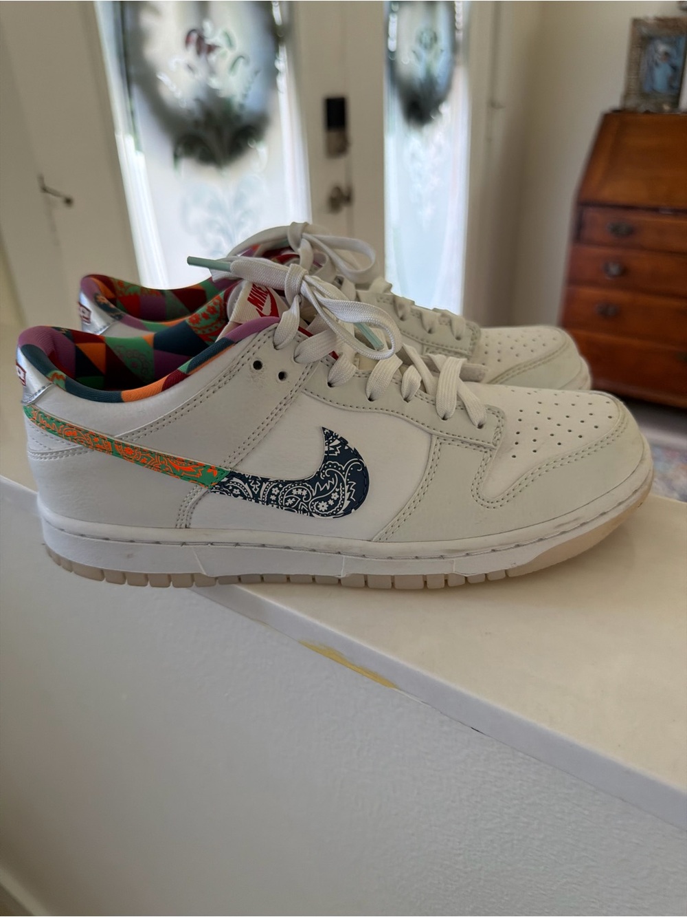 Nike Kids' White Low-Top Sneakers with Patterned Swoosh